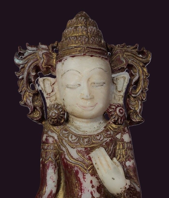 Crowned Shan (Tai Yai) Buddha - 19th Century 5 Crowned Shan (Tai Yai) Buddha - 19th Century - Top view