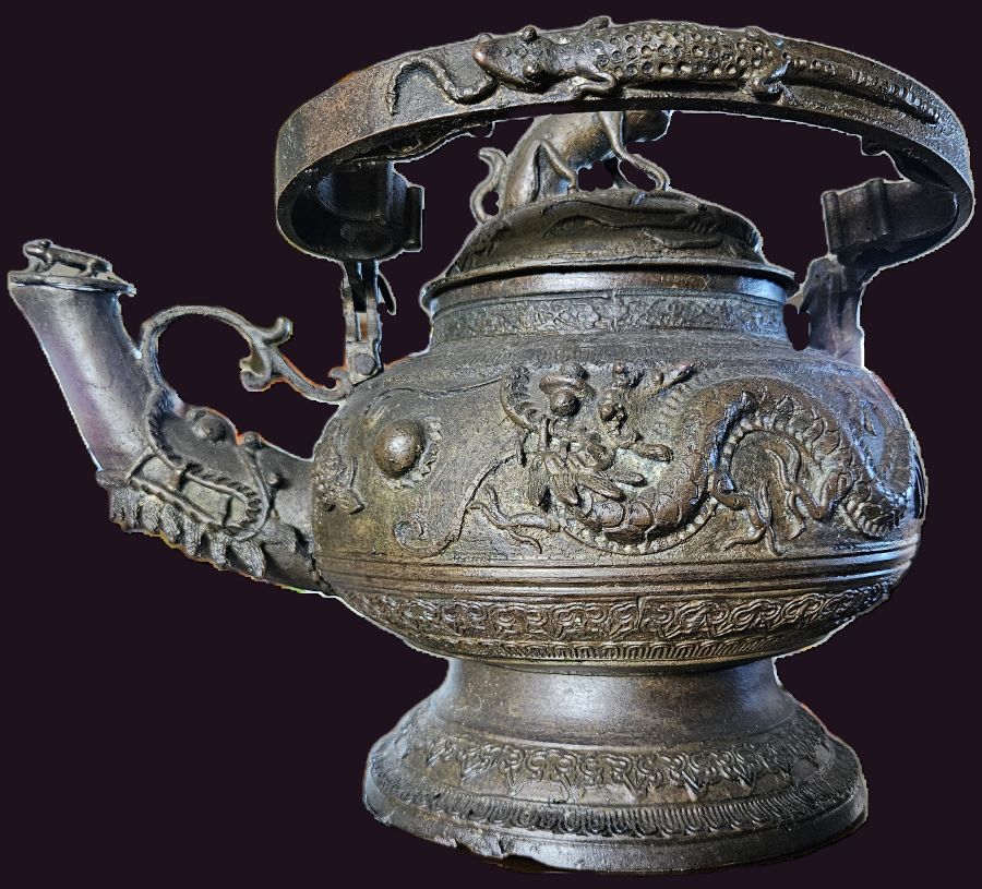 Far East Collections 6 Dayak Brunei Naga Dragon Bronze Kedor Kettle