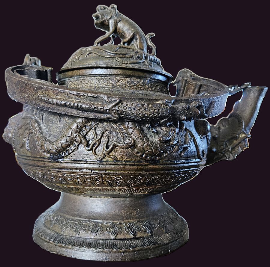 Dayak Brunei Naga Dragon Bronze Kedor Kettle Dayak Brunei Naga Dragon Bronze Kedor Kettle - Side 2
