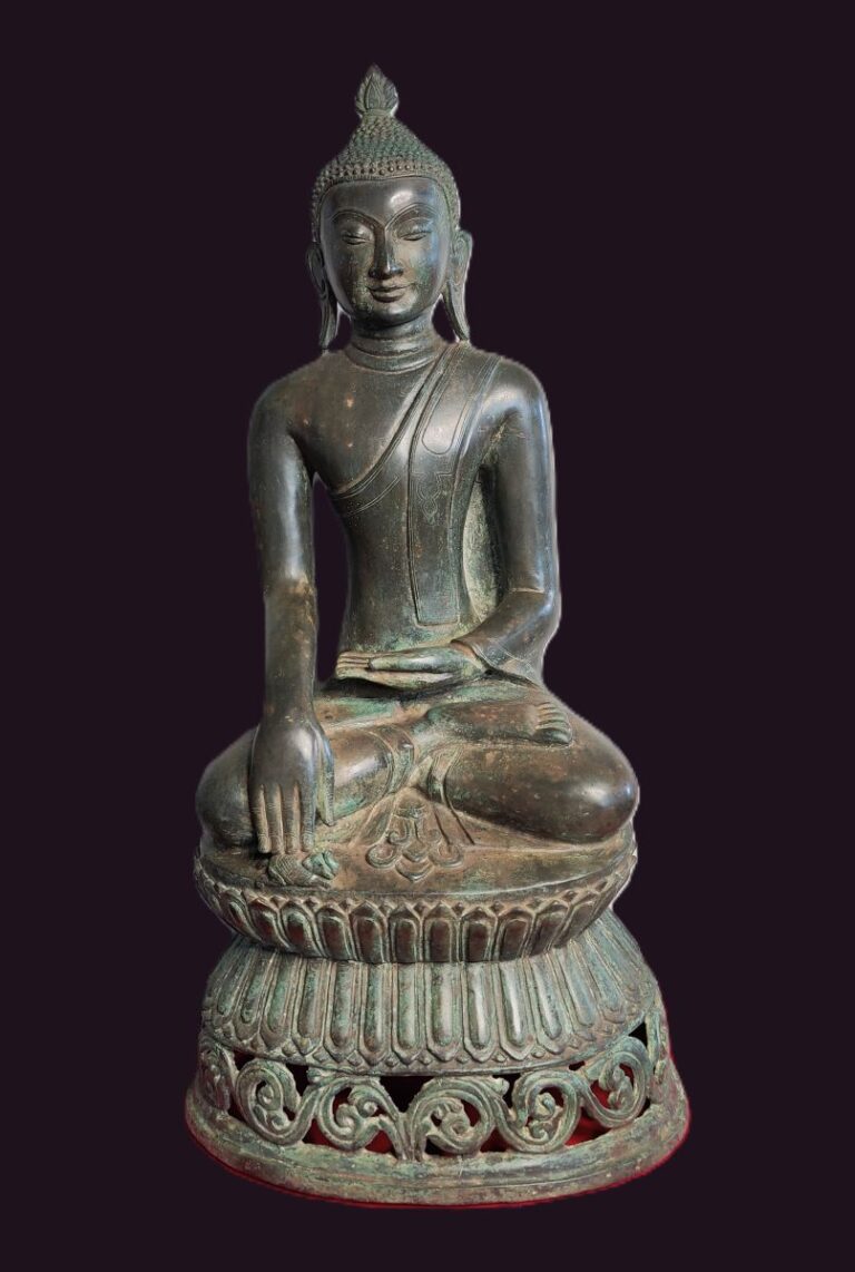 Rare Mrauk-U Bronze Buddha Lemro Transitional Style